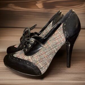 Qupid brand lace-up oxford-style heels , Women’s size 6.5